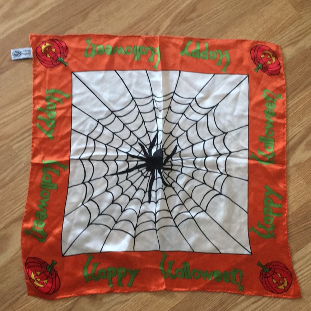 2 Halloween scarves with spider and pumpkins